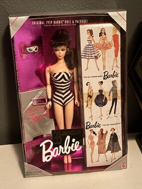 Original 1959 Barbie Doll 35th Anniversary Special Edition 1993 Mattel Brunette